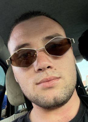 Андрей из Евпатории 22 года