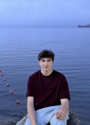 Родион из Шелехова 20 лет