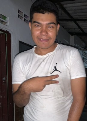 Juan из Ibagué 18 лет