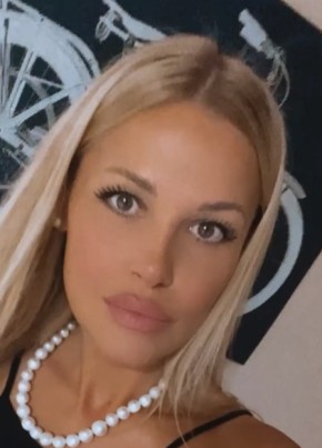 Oksana, 35, Russia, Moscow