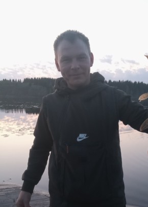 Руслан Кусков из Серпухова 34 года