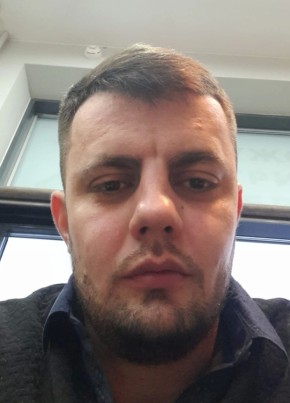Иван из Гатчины 39 лет