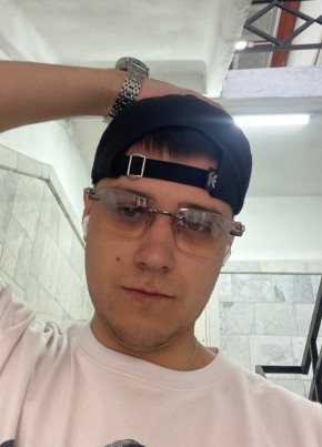 Максим из Чебаркули 24 года