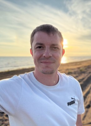 Роман из Корсакова 38 лет