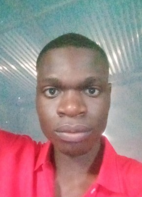 D, J из Lourenço Marques 24 года