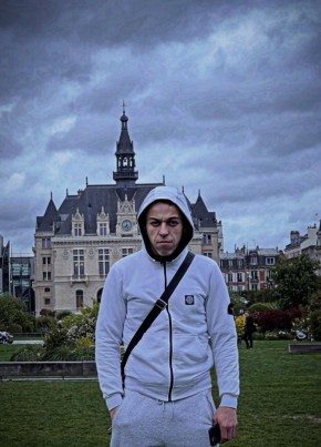 Сергей из Brussel 23 года