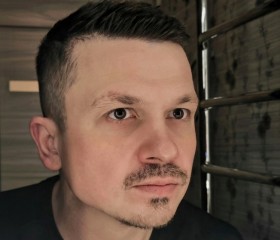 Roman, 40, Saint Petersburg