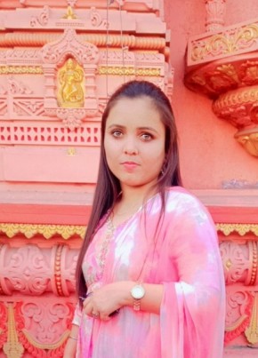 Priya, 18, India, Lucknow
