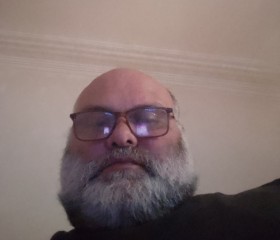 Roman, 46, Bradford