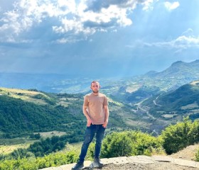 Arbi, 29, Tirana