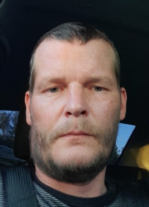 Максим из Свердловска 44 года