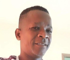 Love, 44, Cayenne
