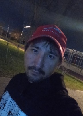 Ilya из Челябинска 31 год
