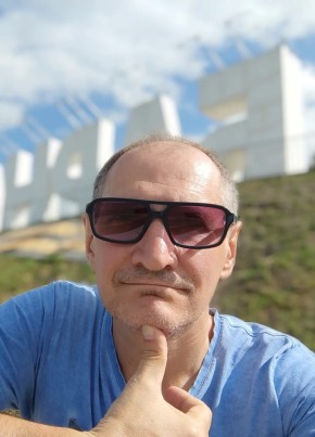 Денис из Железнодорожного (Московской обл.) 51 год