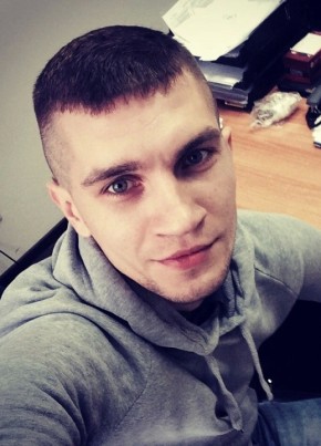 Denis из Гатчины 25 лет