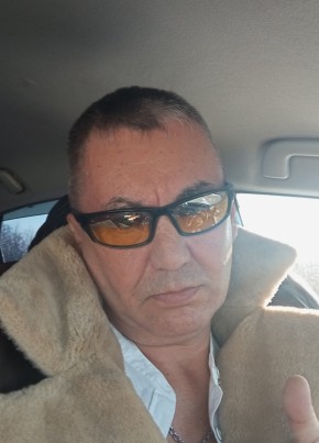 Геннадий из Артема 51 год