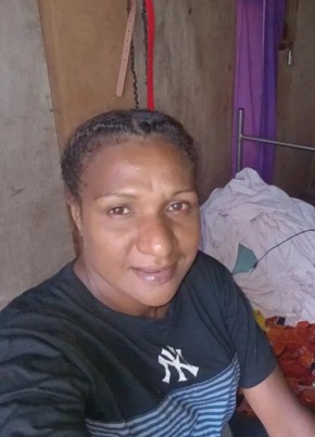 Hiss из Port Moresby 35 лет