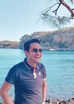 Adem, 33, Türkiye Cumhuriyeti, Muratpaşa