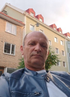 Василий из Göteborg 52 года