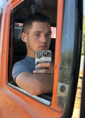 Ivan, 22, Russia, Lenino