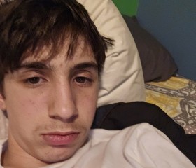 Evan, 18, North Port