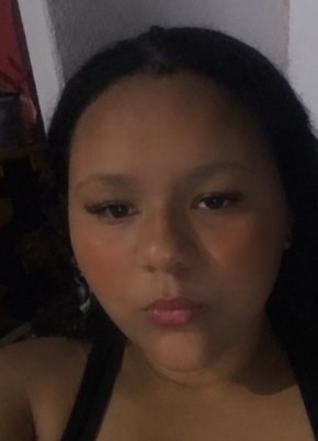Julia Coutinho из São Jorgé dos Ilhéos 18 лет