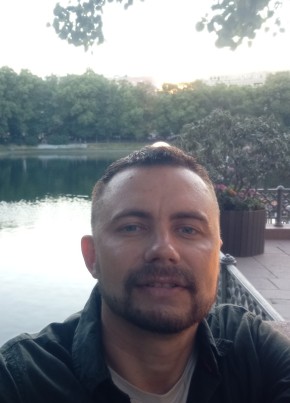 Artem, 32, Russia, Moscow