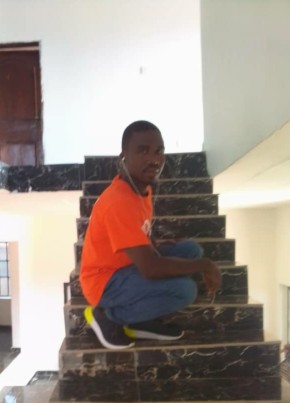 Mr lamboi, 18, Sierra Leone, Freetown