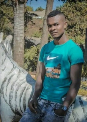 Isaac Rashid, 24, Malaŵi, Blantyre