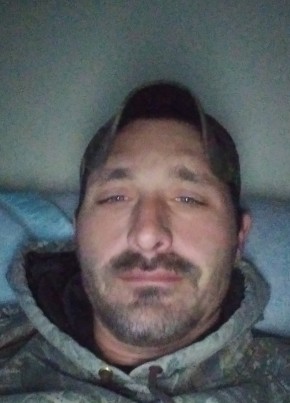 Travis Snyder, 39, United States of America, Louisville (Commonwealth of Kentucky)