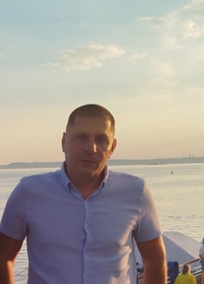 Александр из Саратова 42 года