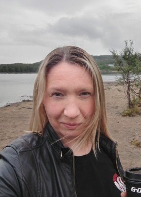 Елена, 40, Россия, Заозерск