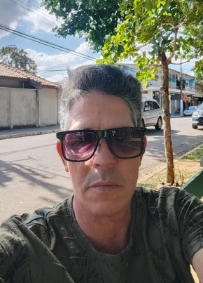 Wilmer Lambert G из São José dos Campos 42 года