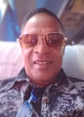 Roberto, 52, Gabon, Libreville