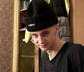 Ilya, 18, Baranovichi