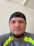 Suleiman, 40, Breda