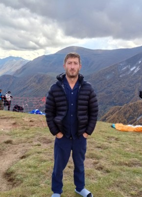 Артур из Нижнего Тагила 36 лет
