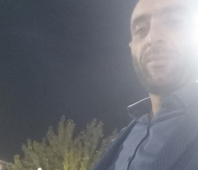 Art, 34, Yerevan
