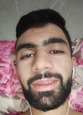 Madrid Mousa из Algiers 23 года