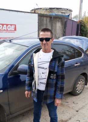 Виталик из Луганска 52 года