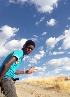Kasla, 20, Namibia, Windhoek