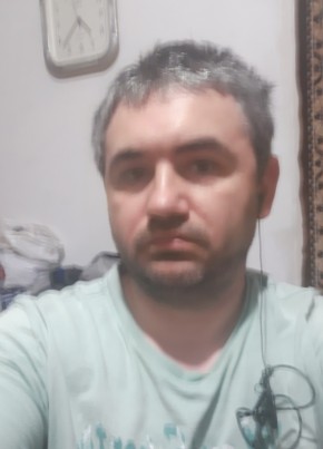 Bogdan Radu, 35, Romania, București