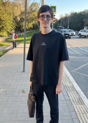 Олег из Астрахани 21 год