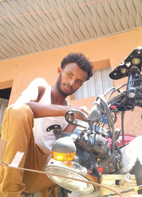 Salih Abdie, 19, Eretria, Asmara