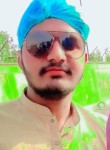 Zarra kashif, 20, Multan