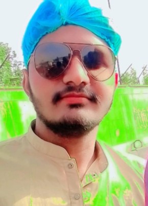 Zarra kashif, 20, Pakistan, Karachi