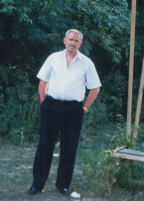 Гена из Орска 72 года