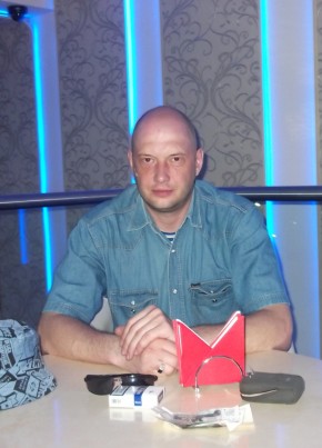 Дмитрий из Москвы 42 года