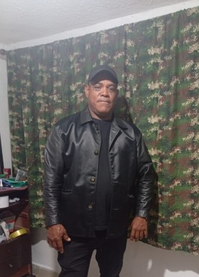 Carlos из Santafe de Bogotá 49 лет