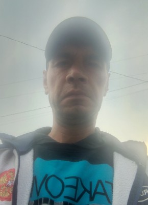 Константин из Серова 45 лет